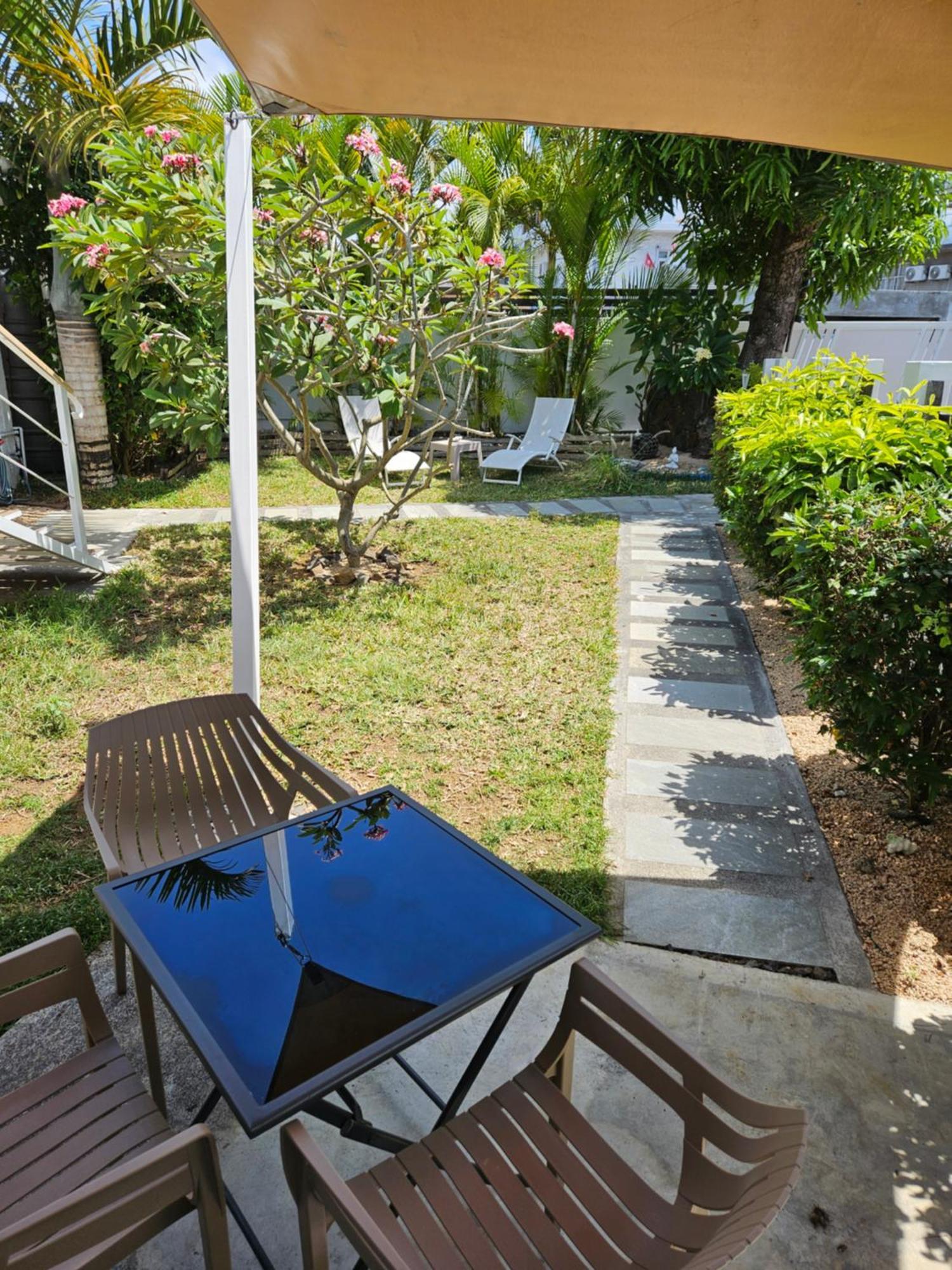 Casa Frangipani Mauritius Apartment Trou d'Eau Douce Exterior photo